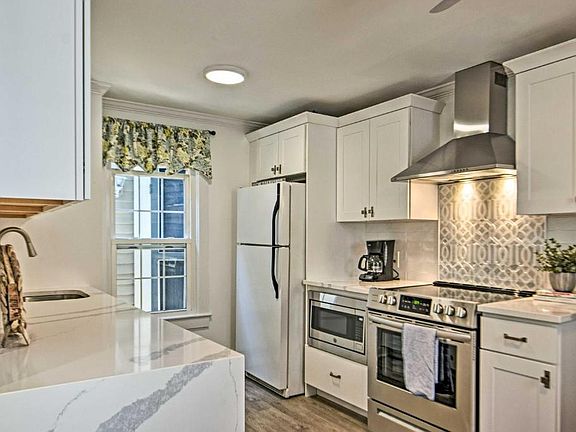 3rd image of 13 Atlantic Ave #1