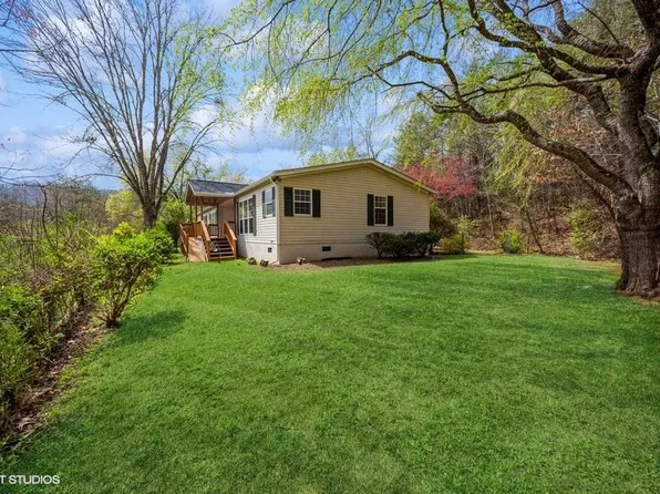 100 Ramblewood Dr, Sylva, NC 28779