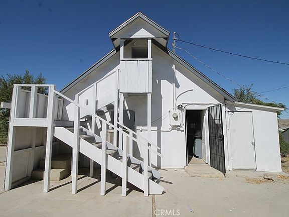 5th image of 921 Flora St