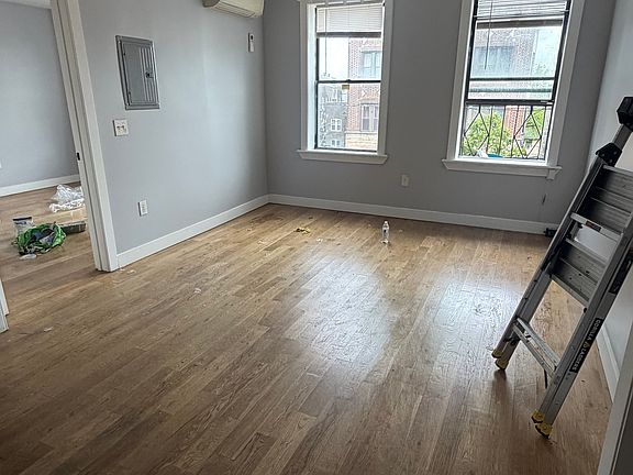 3rd image of 84 Romaine Ave #5F
