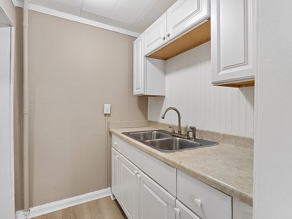 5th image of 64-64 Front St #66