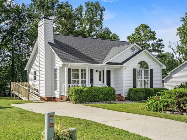 1125 Spruce Dr, Zebulon, NC 27597