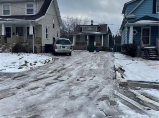 5427 Orchard St, Maple Heights, OH