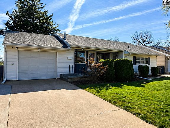 3rd image of 314 Belmont Rd