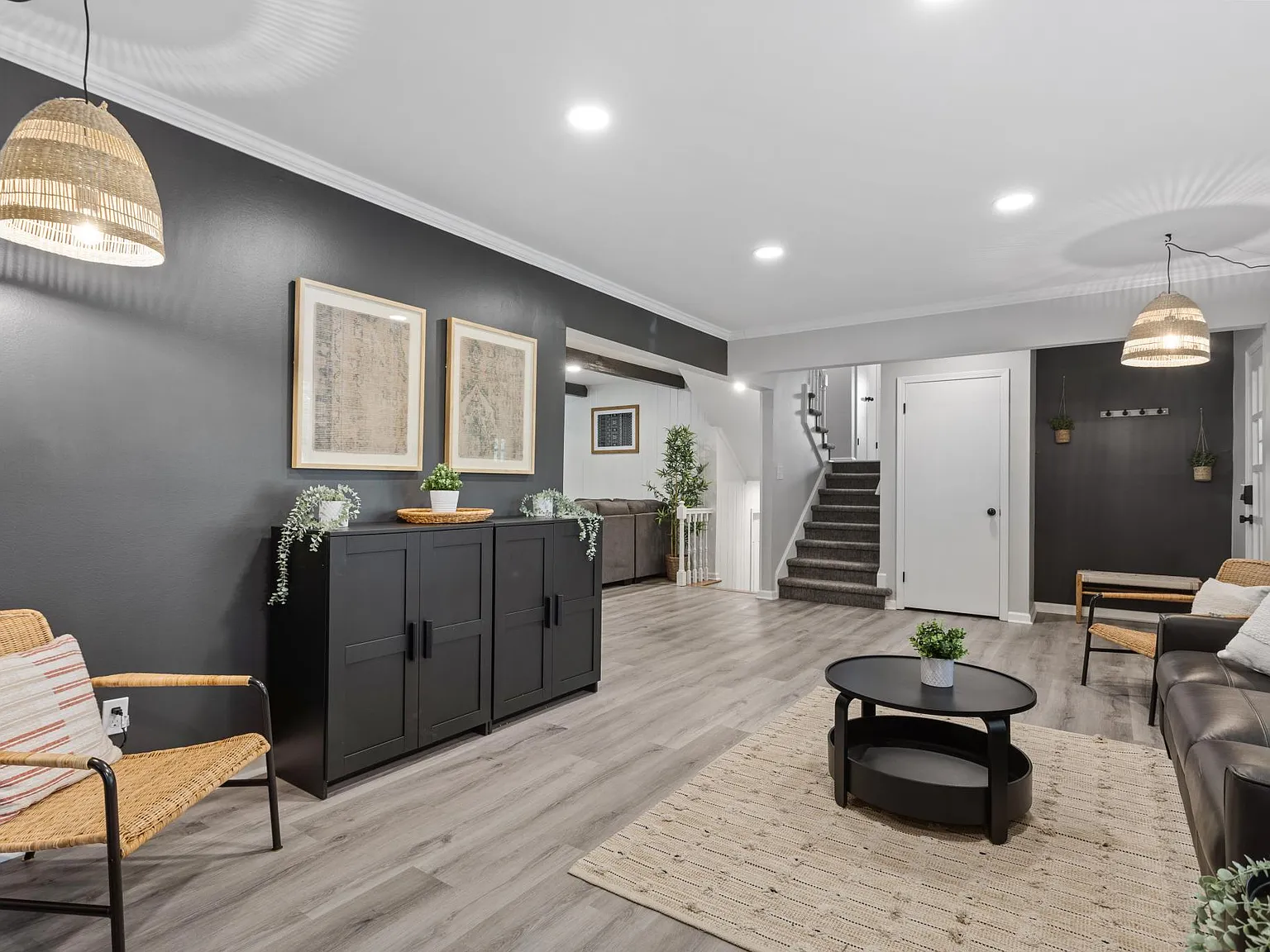 4 bed, 2.5 bath, 2350 sqft, $6,250 — Photo 3