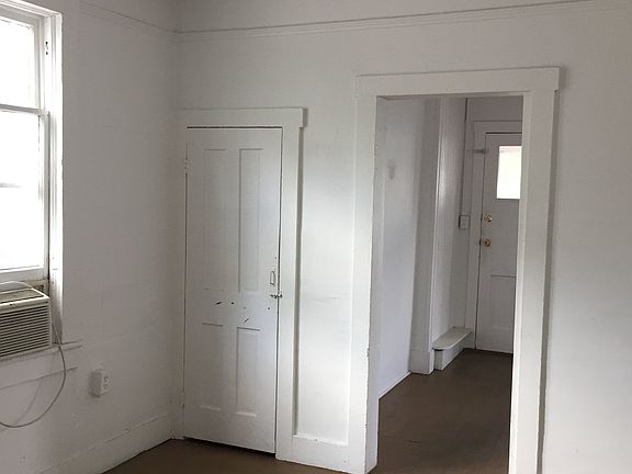 2nd image of 236 N Peninsula Dr #1