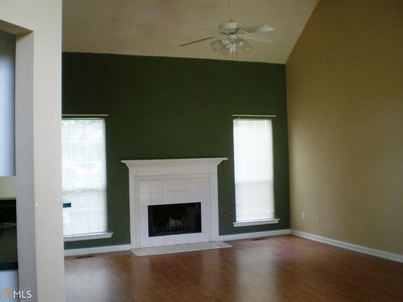 2nd image of 112 Sagamore Ln