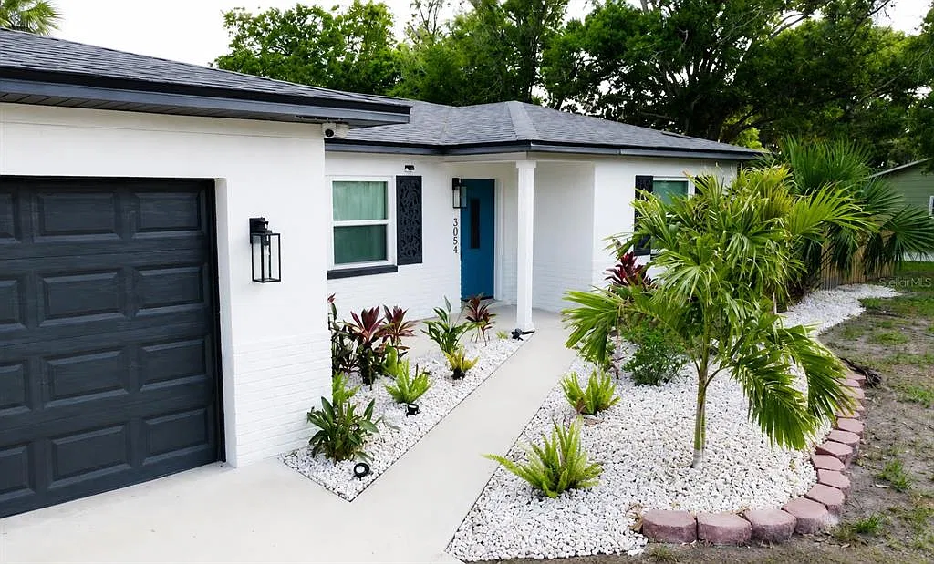 2 bed, 1.0 bath, 1059 sqft, $3,500 — Photo 2