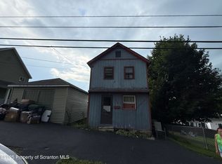 806 Pine St, Mayfield, PA 18433