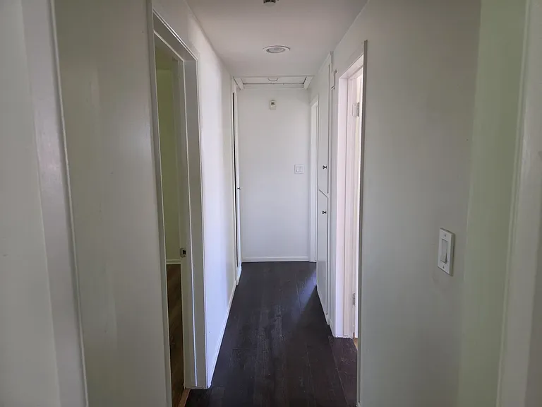 4734 Laurelgrove Ave — Photo 8