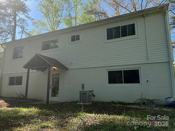 2nd image of 34 Hillpark Dr