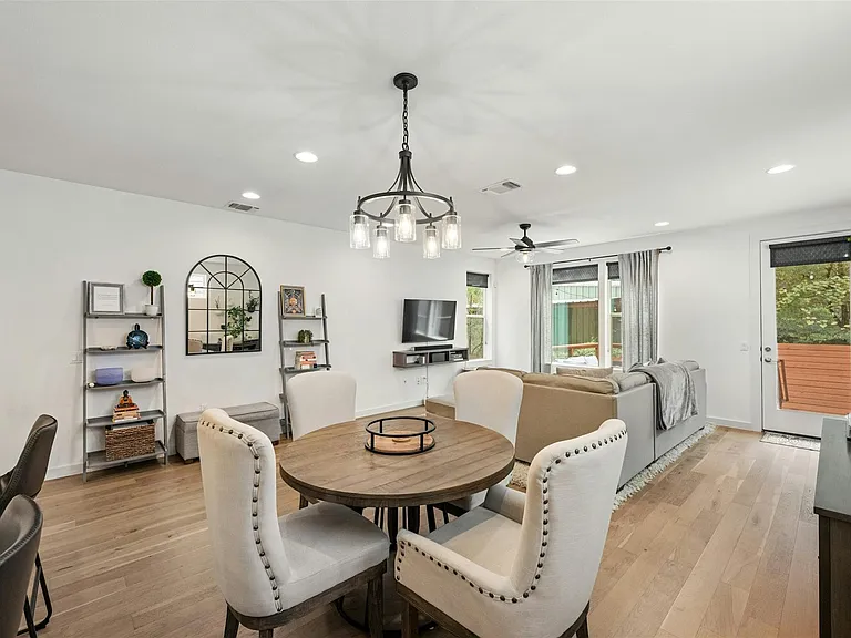 3115 Aldwyche Dr — Photo 7