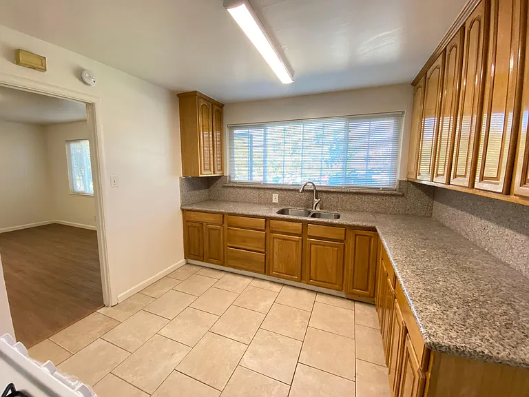 341 Higdon Ave — Photo 6
