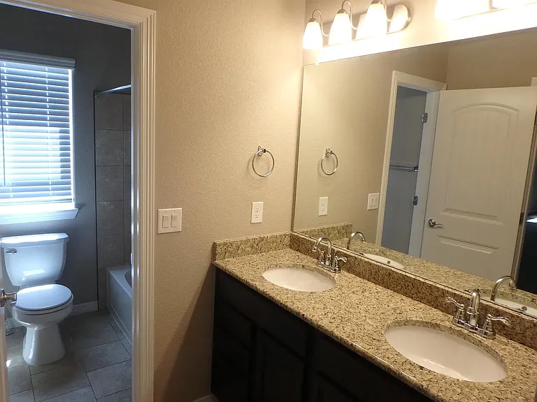 10813 Rowley Dr — Photo 11