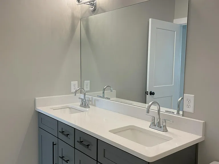 1120 Rosedale Ln #102 — Photo 4