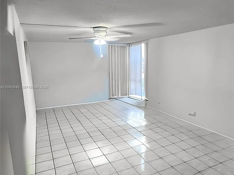 920 NE 199th St #309-3J — Photo 7