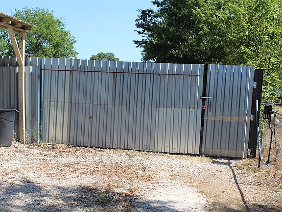5th image of 2311 Bridge St