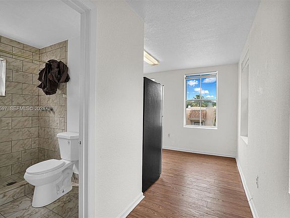 4th image of 520 NW 49th St #A