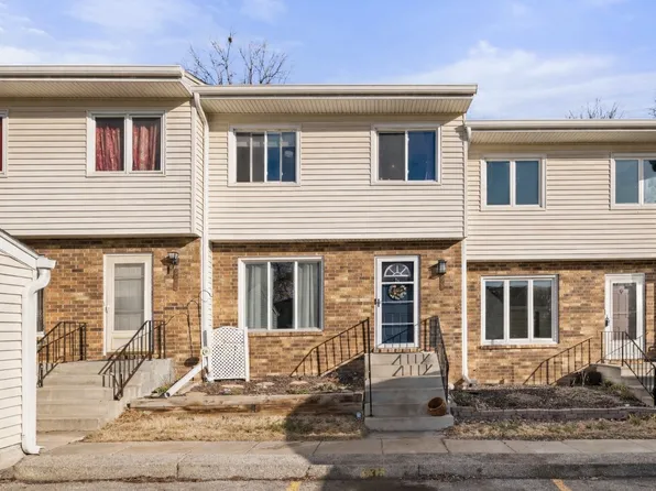 336 Holiday Cir #80, West Des Moines, IA 50265