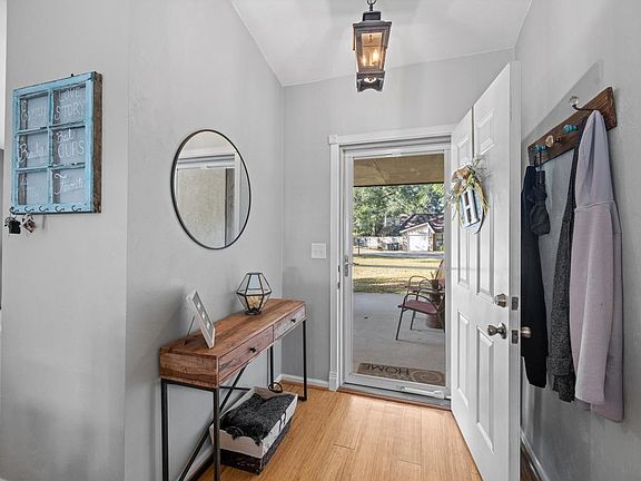 3rd image of 2319 Cumberland Dr