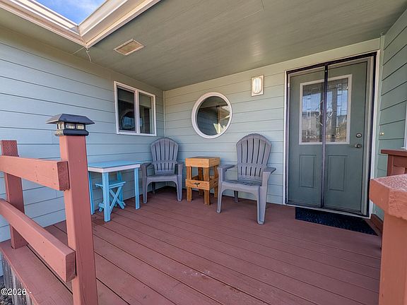 4th image of 609 NW Oceania Dr