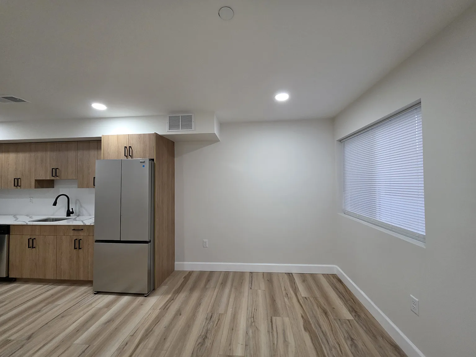 3 bed, 1.5 bath, 1250 sqft, $2,175 — Photo 4