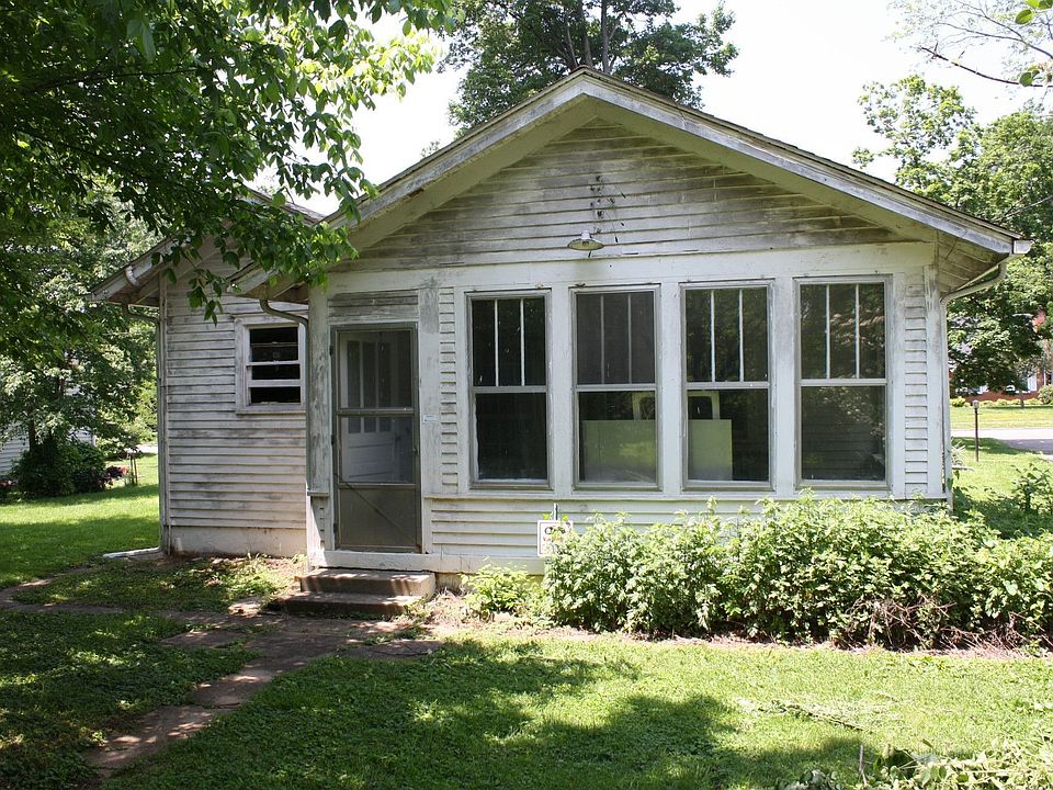2nd image of 525 N 4th St