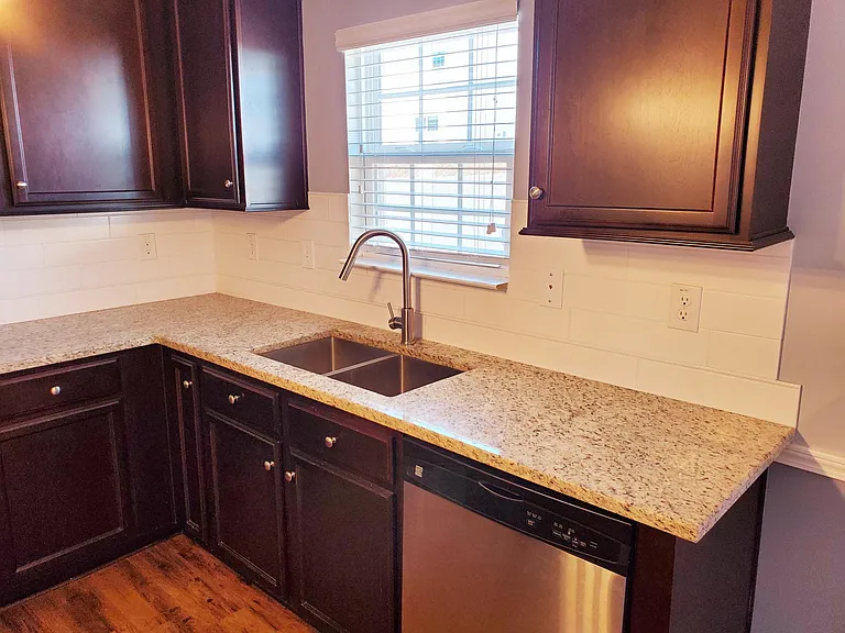 16 Ravencrest Dr — Photo 7