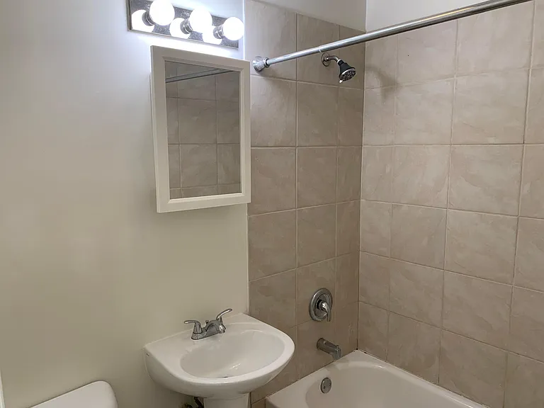 Lockport South Apartments — Photo 10