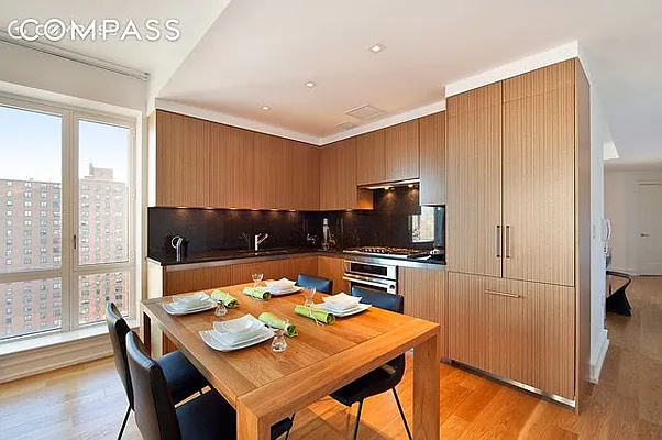 Sold by Compass | media 21