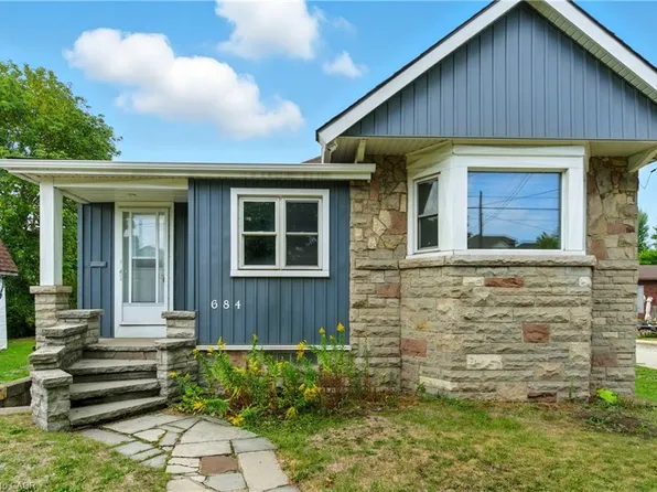 684 Beach Blvd, Hamilton, ON L8H 6Y4