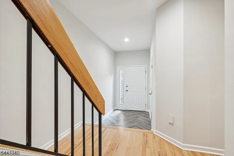 2 bed, 2.5 bath, 2000 sqft, $4,400 — Photo 3