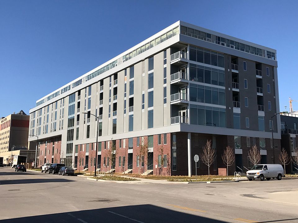 SE Exterior