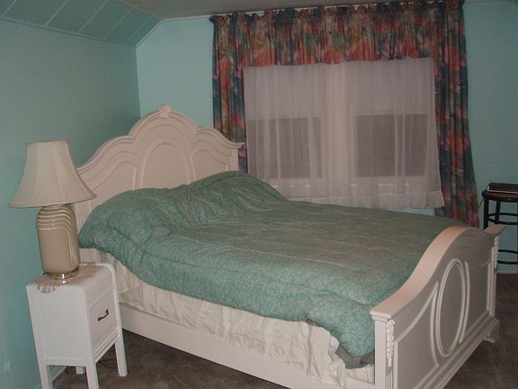 North upstairs Bedroom