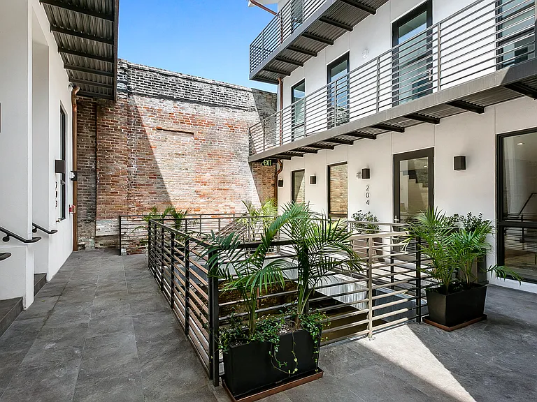 Six18 House courtyard