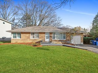 1422 N Webster St, Naperville, IL 60563