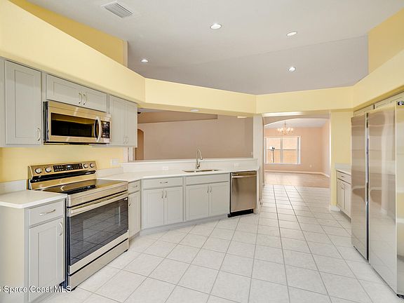 5th image of 2766 Madrigal Ln