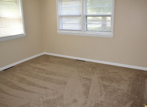 5th image of 419 W Park Ave APT 1