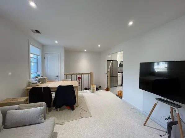 67-14 230th St Floor 2, Oakland Gardens, NY 11364