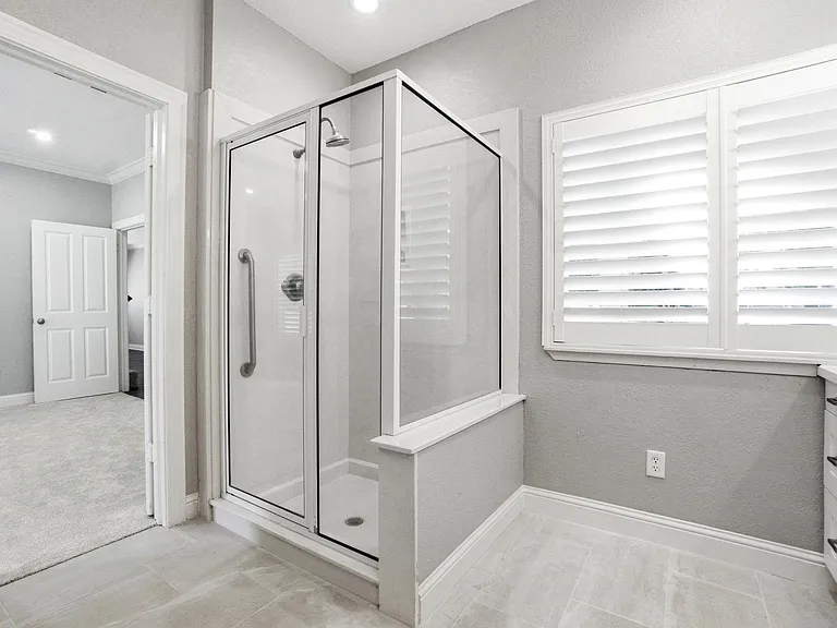 502 Louisa St — Photo 25