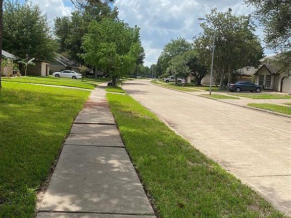 4th image of 8634 Pine Falls Dr