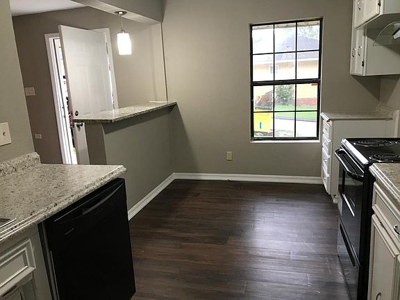 2nd image of 708 W 33rd St #B