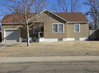 1214 Pinecrest Ave, Garden City, KS 67846