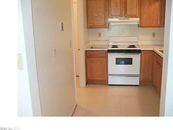 4th image of 1700 Zimmerman Ct