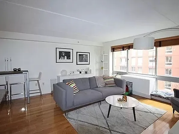 555 W 23rd St APT N6a, New York, NY 10011