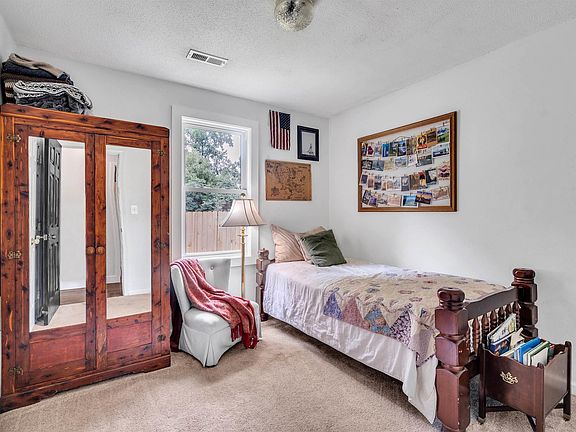 5th image of 432 Maplewood Cir