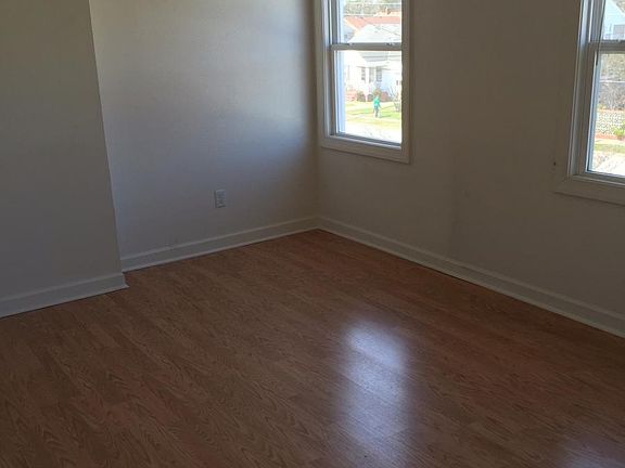2nd image of 314 22nd St APT C
