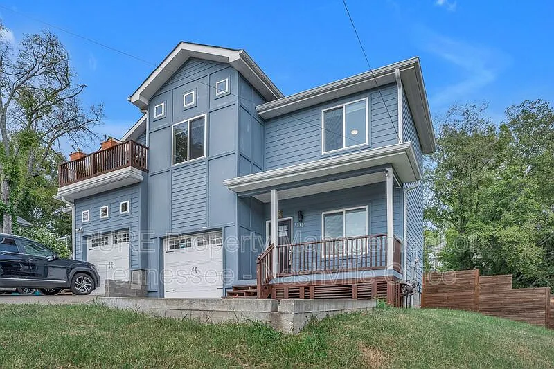 3212A Lincoln Ave