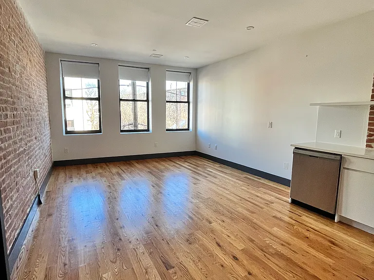 576 Communipaw Ave #206 — Photo 3