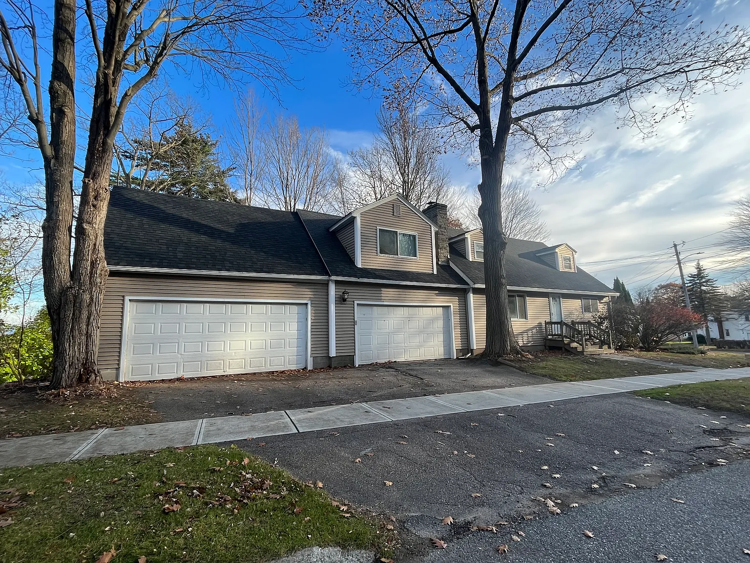 3 bed, 1100 sqft, $2,400 — Photo 1